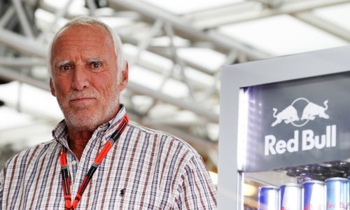 Svijet sporta, a posebno Formule 1 i nogometa, zatečen viješću o smrti Dietricha Mateschitza; nedavno ga je spomenuo i Nino Bule