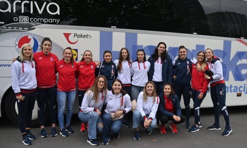 [FOTO] Okupile se hrvatske rukometašice, a izbornik upozorava: Meni je smiješno, to nema veze s pripremama