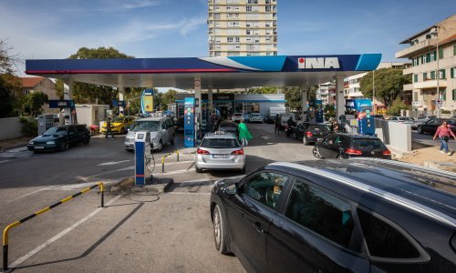 Ina podržala Vladu u kontroli cijene goriva: 'Nadamo se da će vanjske okolnosti uskoro dopustiti povratak tržišnom sustavu'