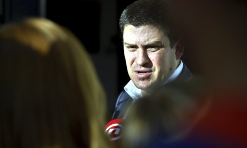 Ministar Butković: Do sudara vlakova u Rijeci došlo je zbog ljudske pogreške, vlakovi će biti uklonjeni za koji dan