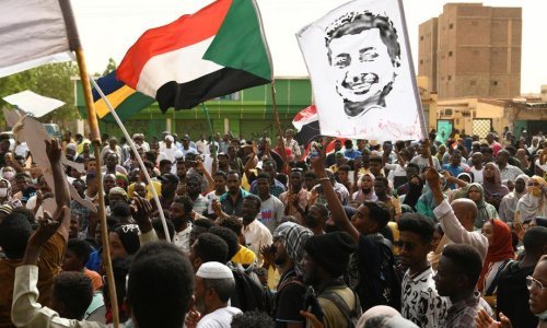 Deseci tisuća Sudanaca prosvjedovalo na obljetnicu vojnog udara