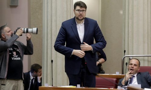 [VIDEO] Grbin o Uskokovim optužnicama: Kakva je to borba protiv korupcije kad isti ti ljudi tu korupciju provode u djelo?