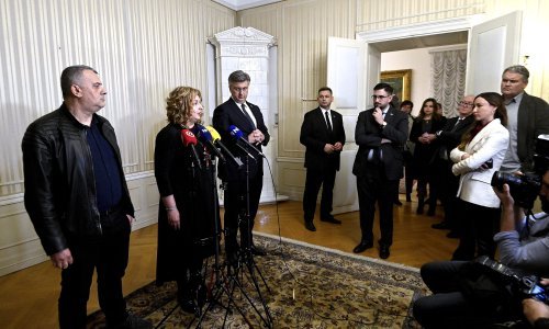 Sindikat zaposlenih u srednjim školama tijesnom većinom prihvatio ponudu o rastu osnovice plaća