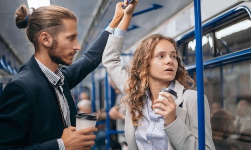 Primijetite li da netko bulji u vas, ili vi buljite u druge, razlog leži u evoluciji