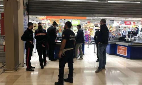 Nogometaš talijanskog prvoligaša završio na operaciji nakon što je izboden nožem u trgovačkom centru: Motiv nije jasan