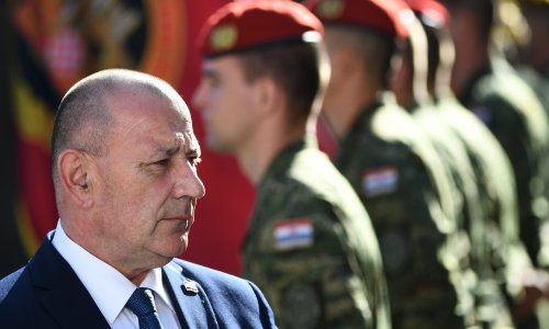 Medved na godišnjici osnutka 14. domobranske pukovnije: '30 godina poslije vidimo napredak i ovdje u Slunju'