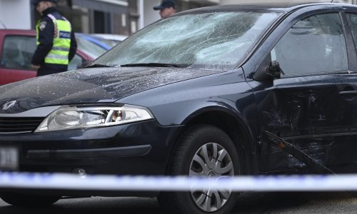 Dvojica mladića brutalno pretukla muškarca na parkingu: Sve je snimljeno, oglasila se i policija