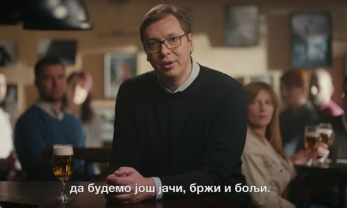 Skandiranje 'Vučiću pederu' srpski premijer iskoristio u predizbornom spotu