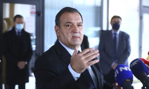 Beroš zbog smrti rodilje u zadarskoj bolnici poslao inspekciju, za smrt 18 štićenika u splitskom domu za starije krivi virus