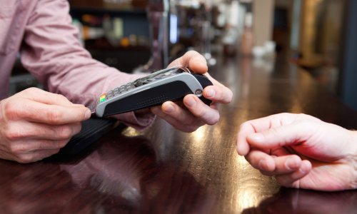 Novo istraživanje otkrilo plaćaju li Hrvati češće karticom ili gotovinom