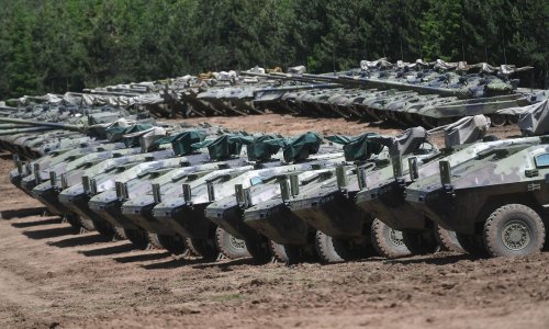 Vučić zbog Kosova i zamjene registarskih tablica dignuo srbijansku vojsku 'u stanje pripravnosti'