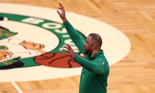 Neprikladni i intimni odnosi s djelatnicom kluba zasmetali su Celticsima zbog čega je dobio otkaz. Netsi s tim nemaju problema...