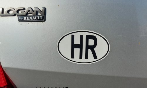 Trebate li imati naljepnicu HR ako putujete u EU ili izvan nje?