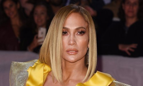 Ove jeseni svi su ludi za frizurom koja zrači profinjenošću i seksepilom