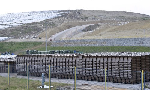 Susjedi brda smeća na Jakuševcu više neće primati 'naknadu za smrad'. Isplaćeni su deseci milijuna kuna, a smetlište još radi