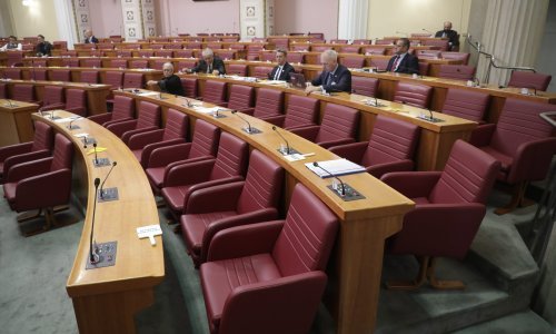 Odbijeni svi amandmani oporbe na rebalans proračuna: vaučeri za struju i naknade ljudima na Banovini koji žive u kontejnerima ...