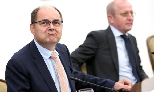 SDA i SF teško optužuju Schmidta, SDP i partneri spremni za novu vladu