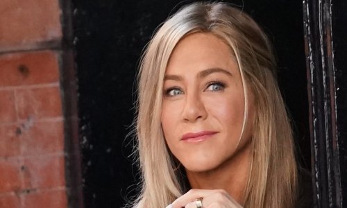 Jennifer Aniston pokazala kako izgleda njezina prirodna kosa, a reakcije nisu izostale