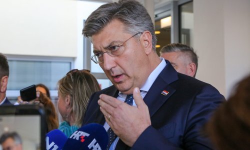 [FOTO] Plenković o prodaji Petrokemije: 'Vidjet ćemo hoće li Vlada prodati državni udio'