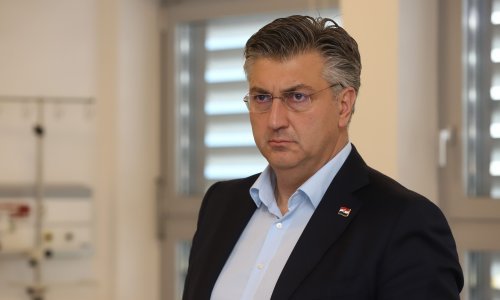 [FOTO] Jandroković i Plenković odbacili tezu o dvije kolone u Vukovaru