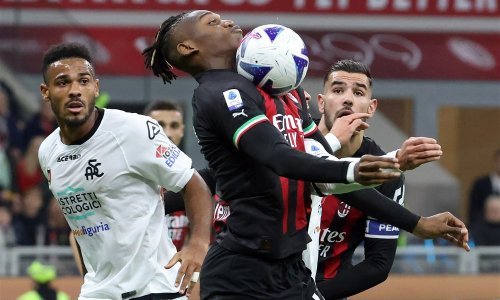 [FOTO] Milan do važnih bodova u zadnjim minutama spektakularnim volejem Girouda, a on zatim napravio glupost