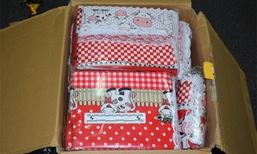 [FOTO] Nevjerojatno: Zagrebačka policija uhitila muškarce koji su iz Kolumbije poštom naručili stolnjake natopljene u kokain