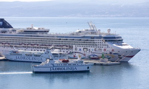 U Hrvatskoj 76 kruzera na kojima je bilo više od pola milijuna putnika. Najviše ih uplovilo pod zastavom Bahama
