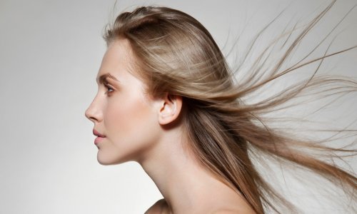 Ovo su tri najčešće pogreške pri oblikovanju frizure zbog kojih ne uspijevate postići volumen