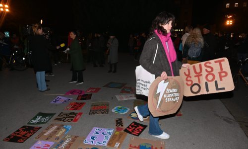 [FOTO] Centrom Zagreba marširali protiv klimatskih promjena, pogledajte što su poručili transparentima