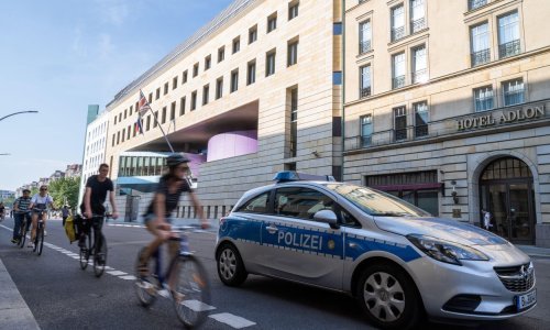 Zaposlenik britanskog veleposlanstva priznao špijunažu za Rusiju