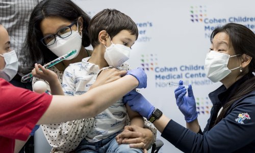 SAD: Izvanredno stanje zbog covida ostaje na snazi zbog dva ključna razloga