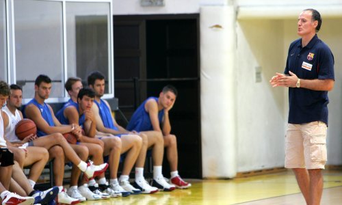 Igračku je slavu stekao u splitskoj Jugoplastici, a uskoro sjeda na klupu Crvene zvezde