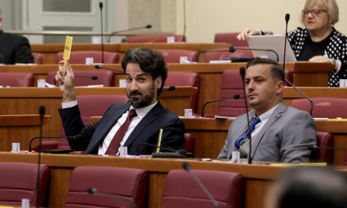 Mostovac Kujundžić: 'U Zmijavcima je svako dijete imalo obrok još 2015.'