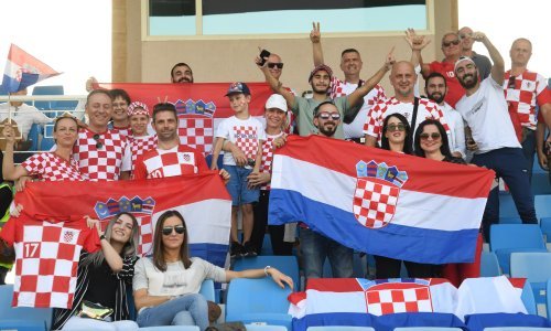[FOTO] Nema veze što je prijateljska utakmica u dalekom Rijadu; ovi hrvatski navijači su bodrili Vatrene u Saudijskoj Arabiji
