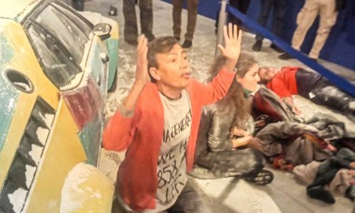 Klimatski prosvjednici u Milanu bacili brašno na Warholov automobil