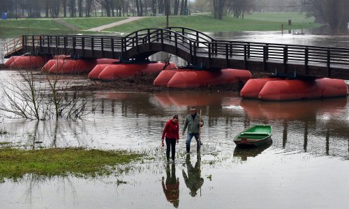 Pontonski most na Korani se otkačio i otplovio niz rijeku. Intervenirali su vatrogasci