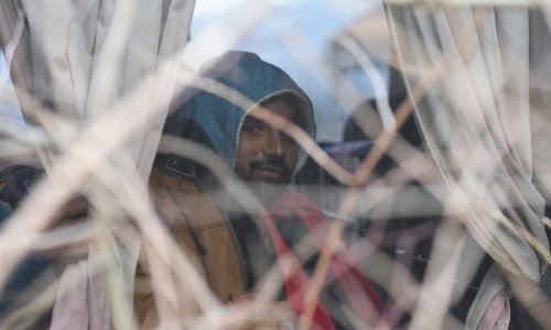 Podignuti šatori za migrante kod zagrebačkog Paromlina: Bit će im omogućeno da obave higijenu, okrijepe se i napune telefonske baterije