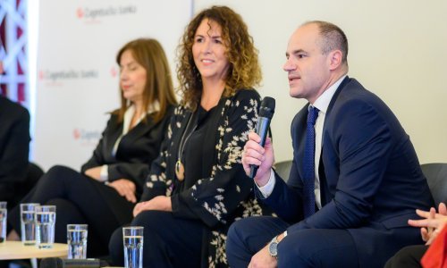 [FOTO] Predstavljen program pulskog književnog festivala: Ovogodišnja tema je 'Povratak', festival je posvećen Daši Drndić, a otvara ga veliki László Krasznahorkai