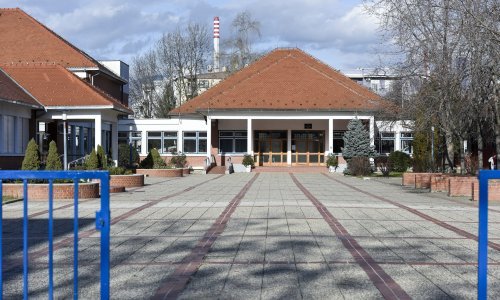 Dojave o bombama u tri zagrebačke škole, učenici evakuirani, a policija je na terenu