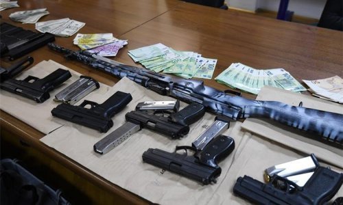 [FOTO] Uhićen zbog planiranja atentata na najviše hrvatske dužnosnike; doznao njihove adrese, nabavio pušku, pištolje, bombe...