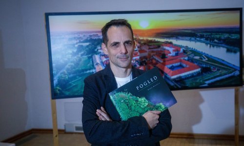 Otvorena izložba fotografija i predstavljena fotomonografija Marka Mrkonjića