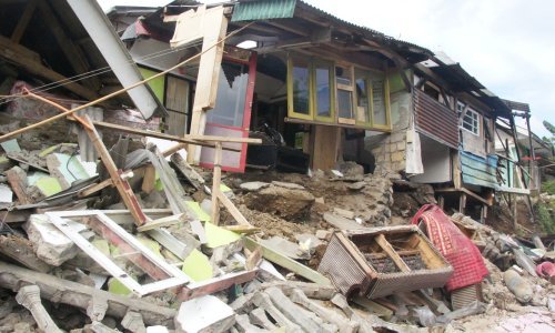 Počelo čišćenje nakon smrtonosnog potresa u Indoneziji