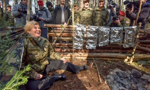 Stayin' alive: Pogledajte predsjednicu u akciji na poligonu