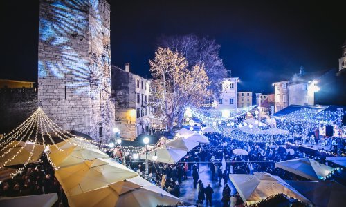 U četvrtak je započela tradicionalna manifestacija Advent u Zadru