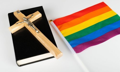 Njemačka katolička crkva izmijenila radni zakon nakon što je 125 njihovih zaposlenika javno priznalo da su homoseksualci
