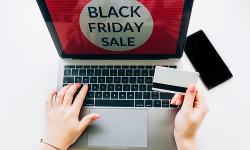 Unatoč inflaciji Amerikanci na 'crni petak' potrošili više od devet milijardi dolara i to samo online