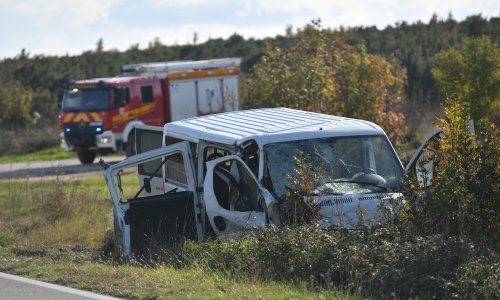 [FOTO/VIDEO] Stravičan sudar kod Nadina; jedna osoba poginula, 10 ozlijeđenih Filipinaca prevezeno u bolnicu