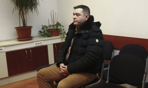 Počelo suđenje vjeroučitelju koji je djeci govorio da treba strijeljati Mesića i Pusić te veličao Mladića, ne osjeća se krivim