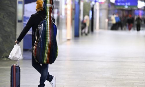 [FOTO] Zbog štrajka potpuno obustavljen željeznički promet u Austriji: Čak 8000 vlakova zustavljeno, milijun ljudi u problemu