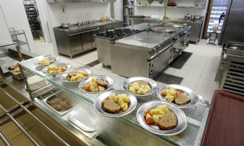 Za 311 tisuća učenika besplatan obrok od 9. siječnja, škole očekuju novac